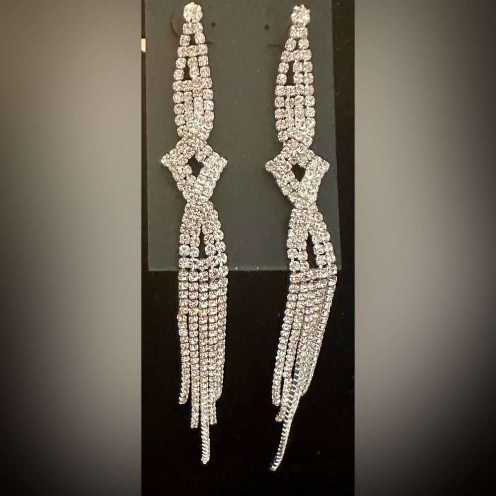 NWT Cache Rhinestone Silver Dangle Earrings - Picture 5 of 7